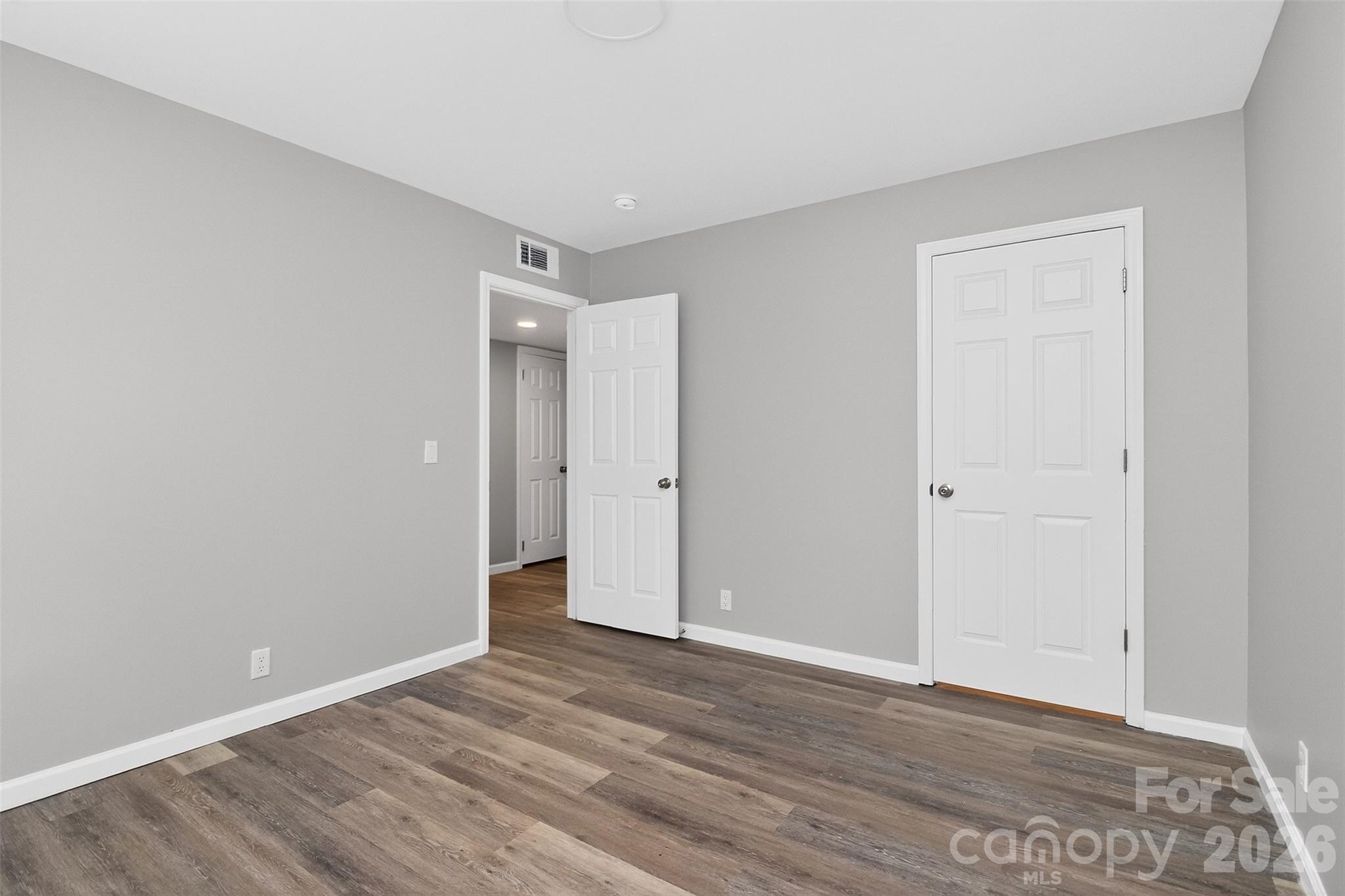 2610 Park Road E Property Photo 9