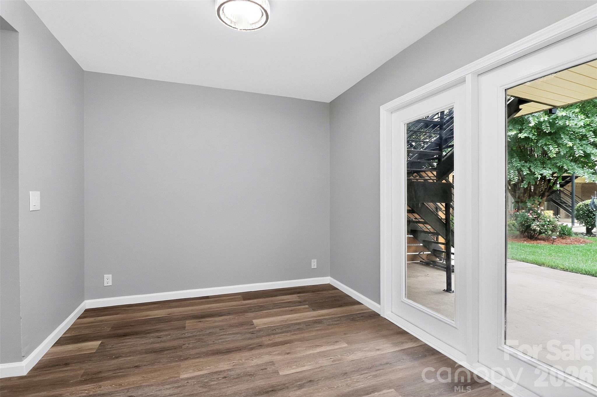 2610 Park Road E Property Photo 10