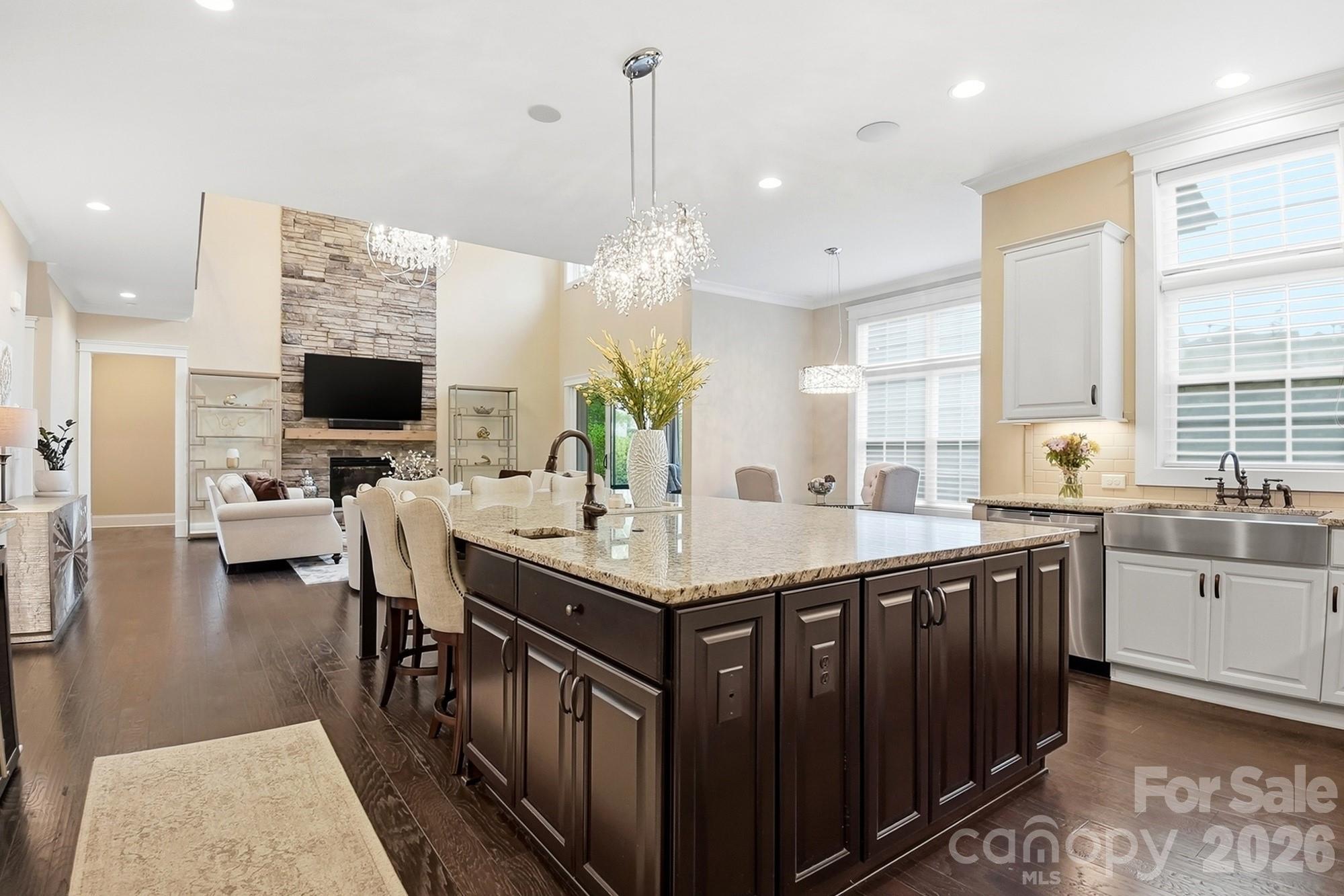 7626 Deerfield Manor Drive Property Photo 8