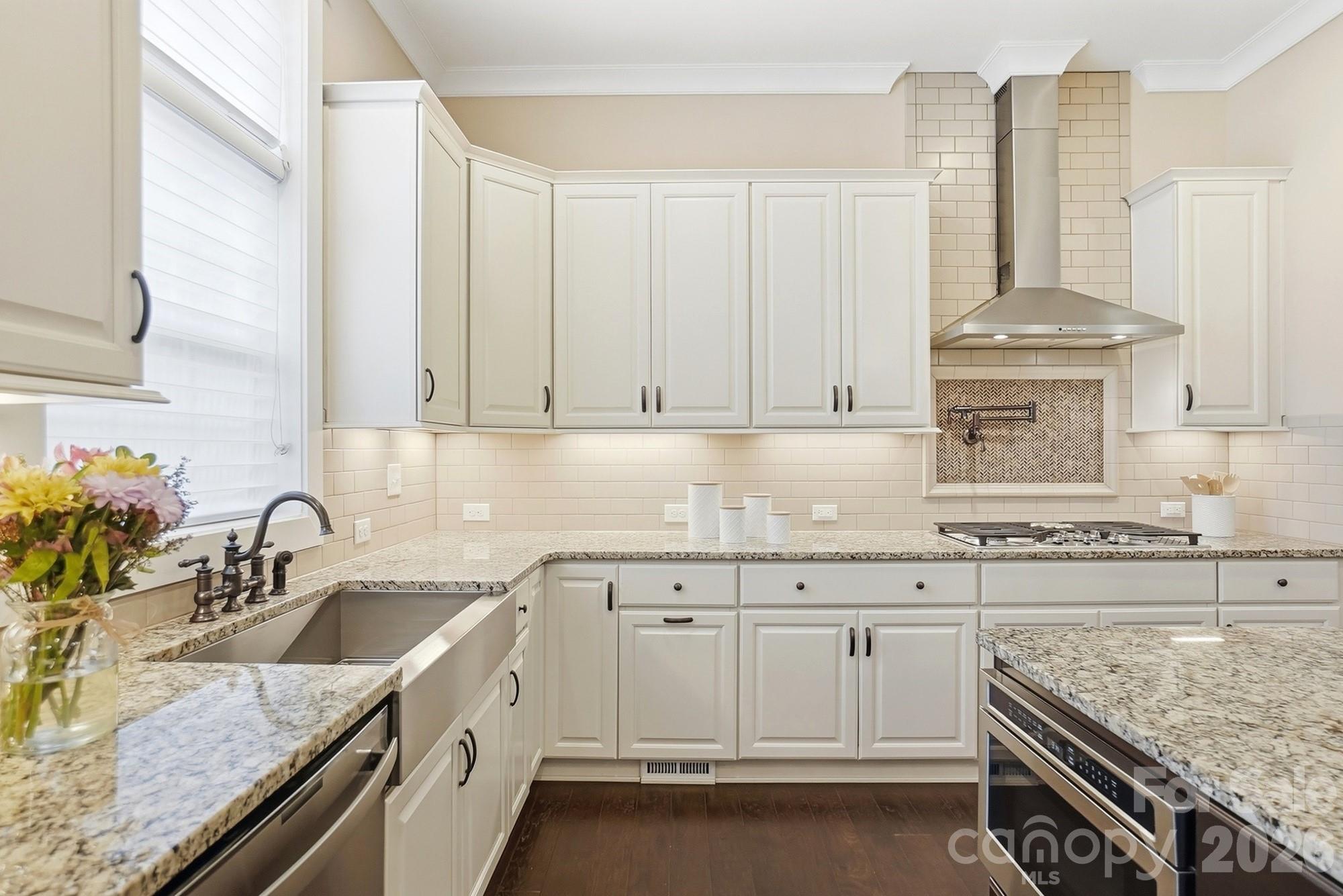 7626 Deerfield Manor Drive Property Photo 9