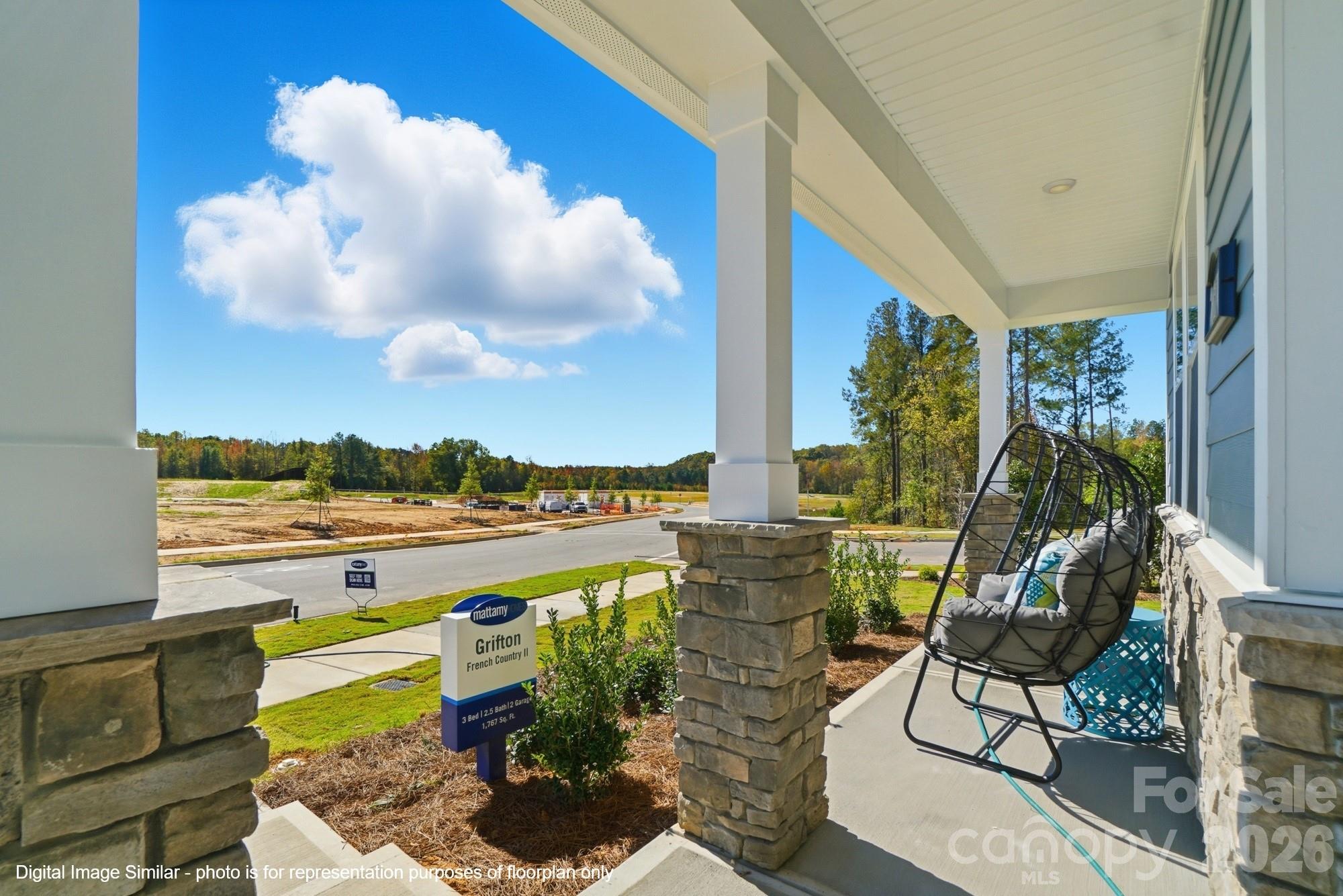 2574 Selbourne Drive Property Photo 4