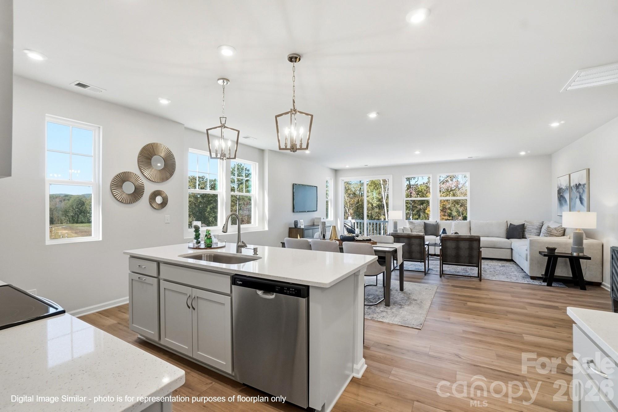 2574 Selbourne Drive Property Photo 21