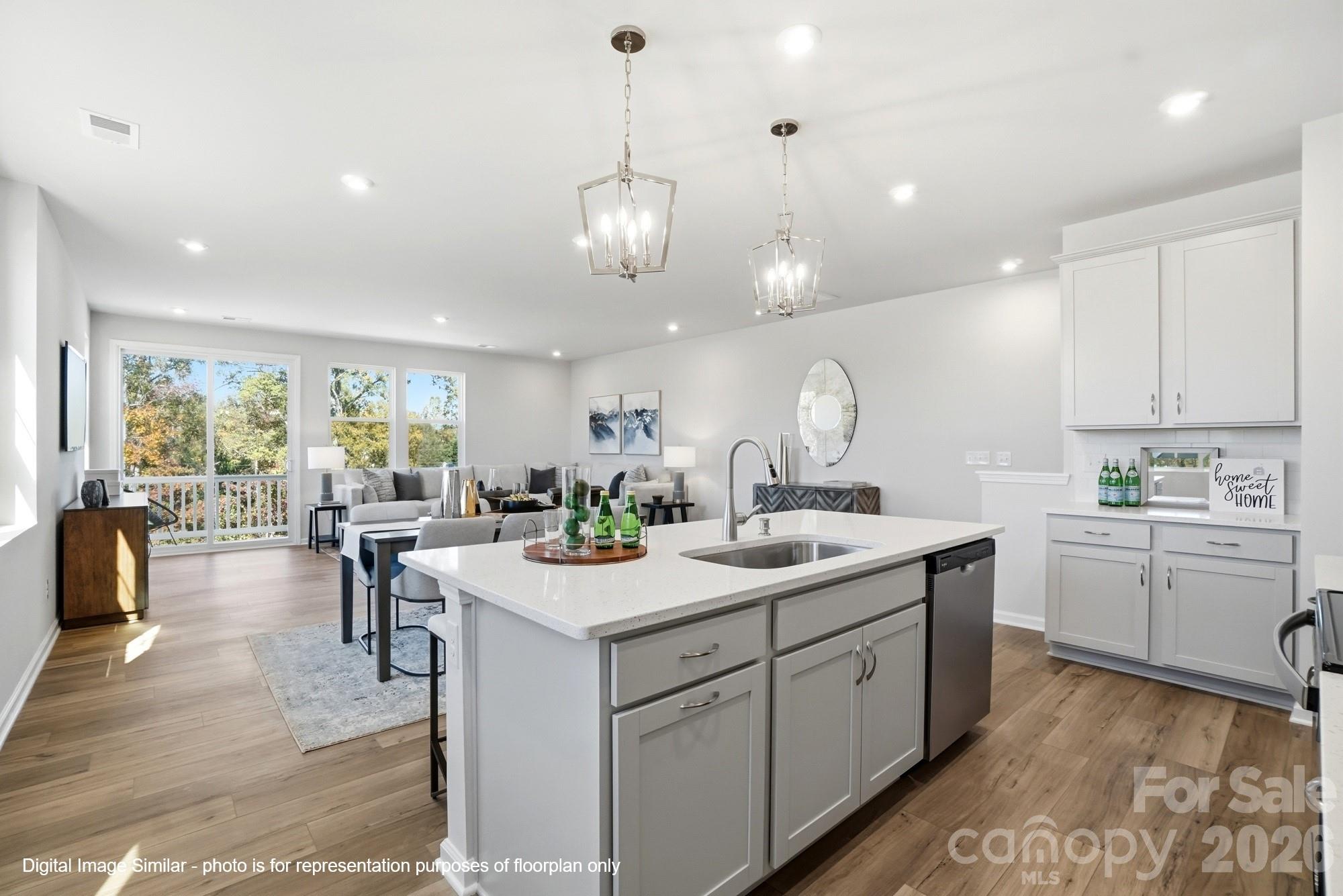 2574 Selbourne Drive Property Photo 23