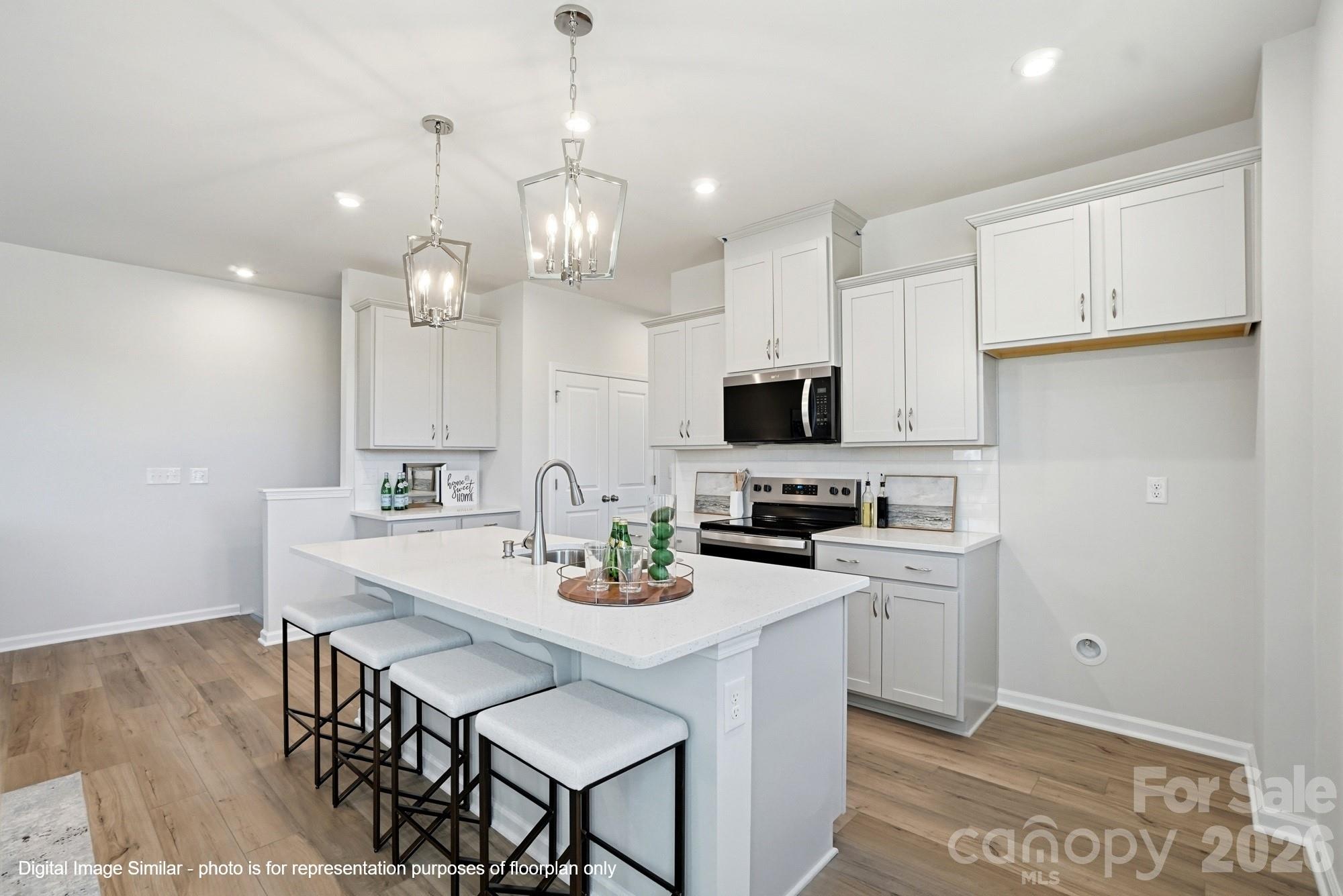 2574 Selbourne Drive Property Photo 24
