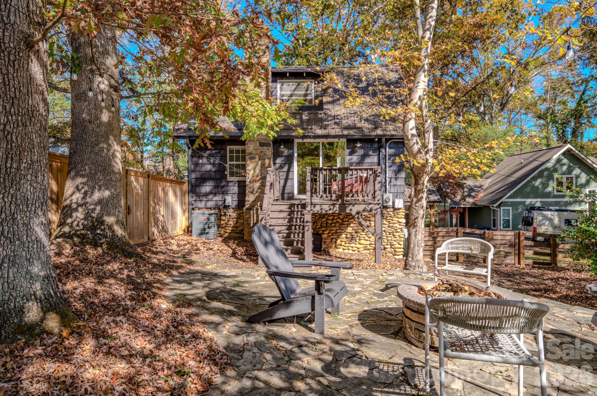 597 Tomahawk Avenue Property Photo 8