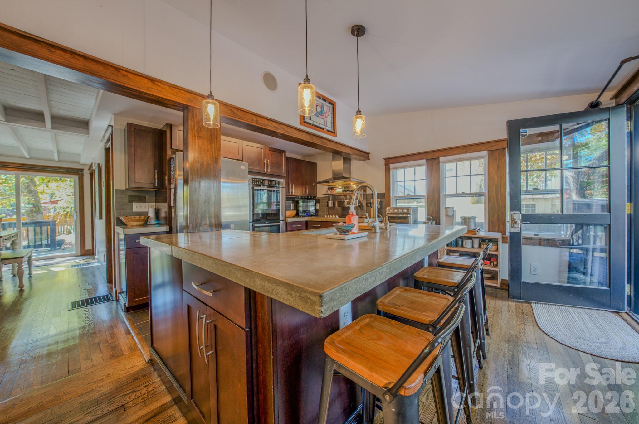597 Tomahawk Avenue Property Photo 12