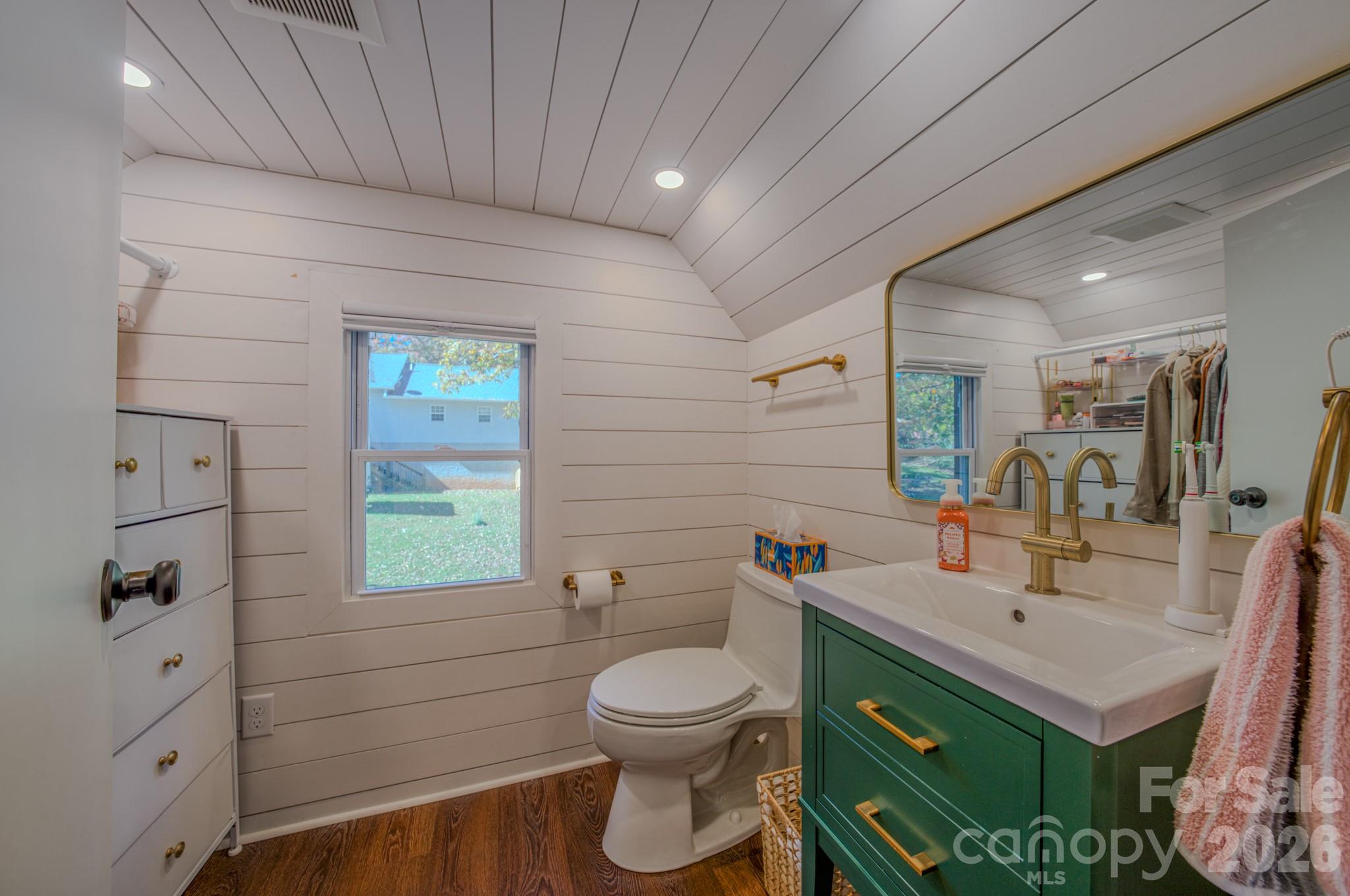 597 Tomahawk Avenue Property Photo 31
