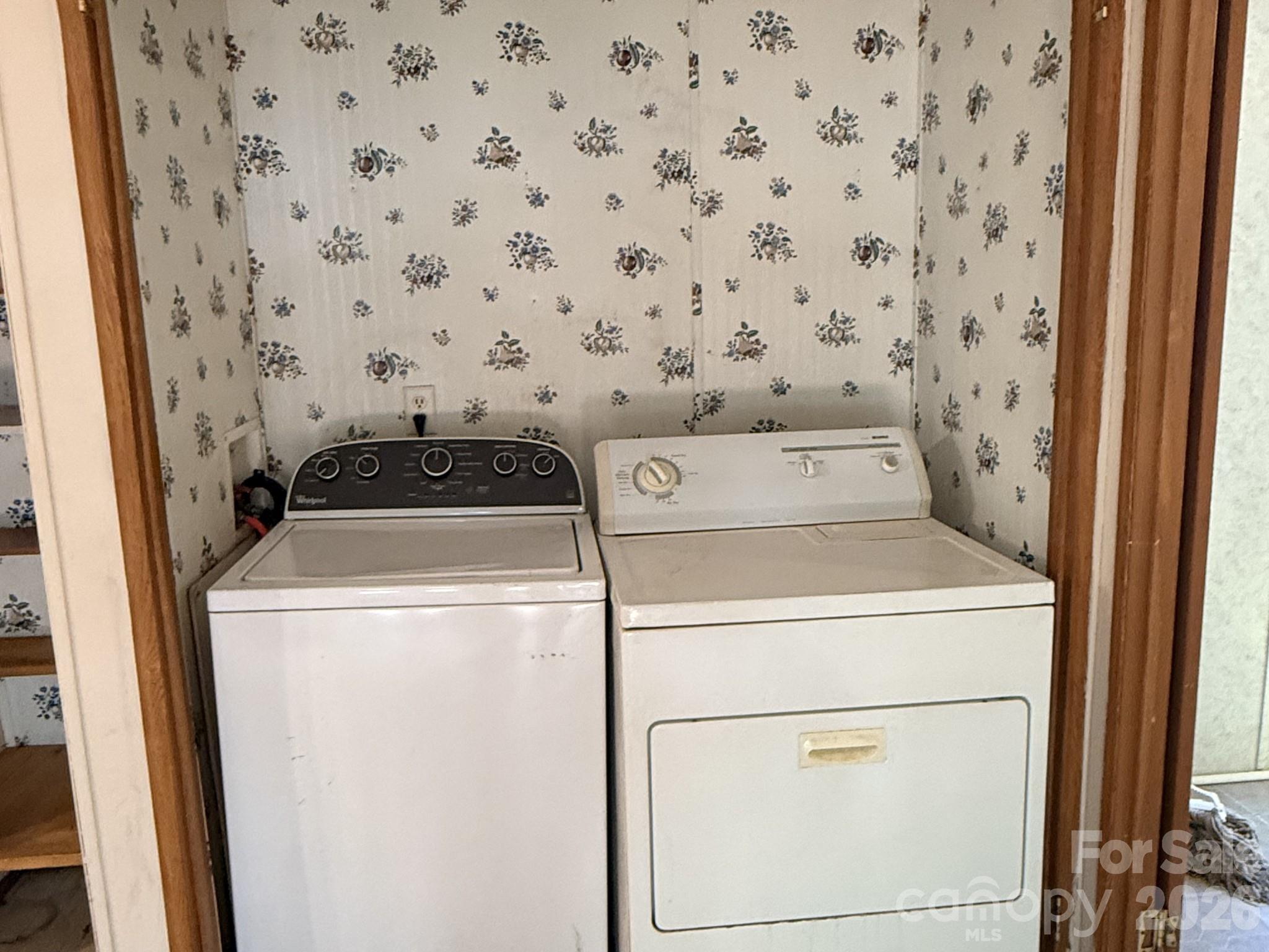 2330 Springdale Drive Property Photo 7