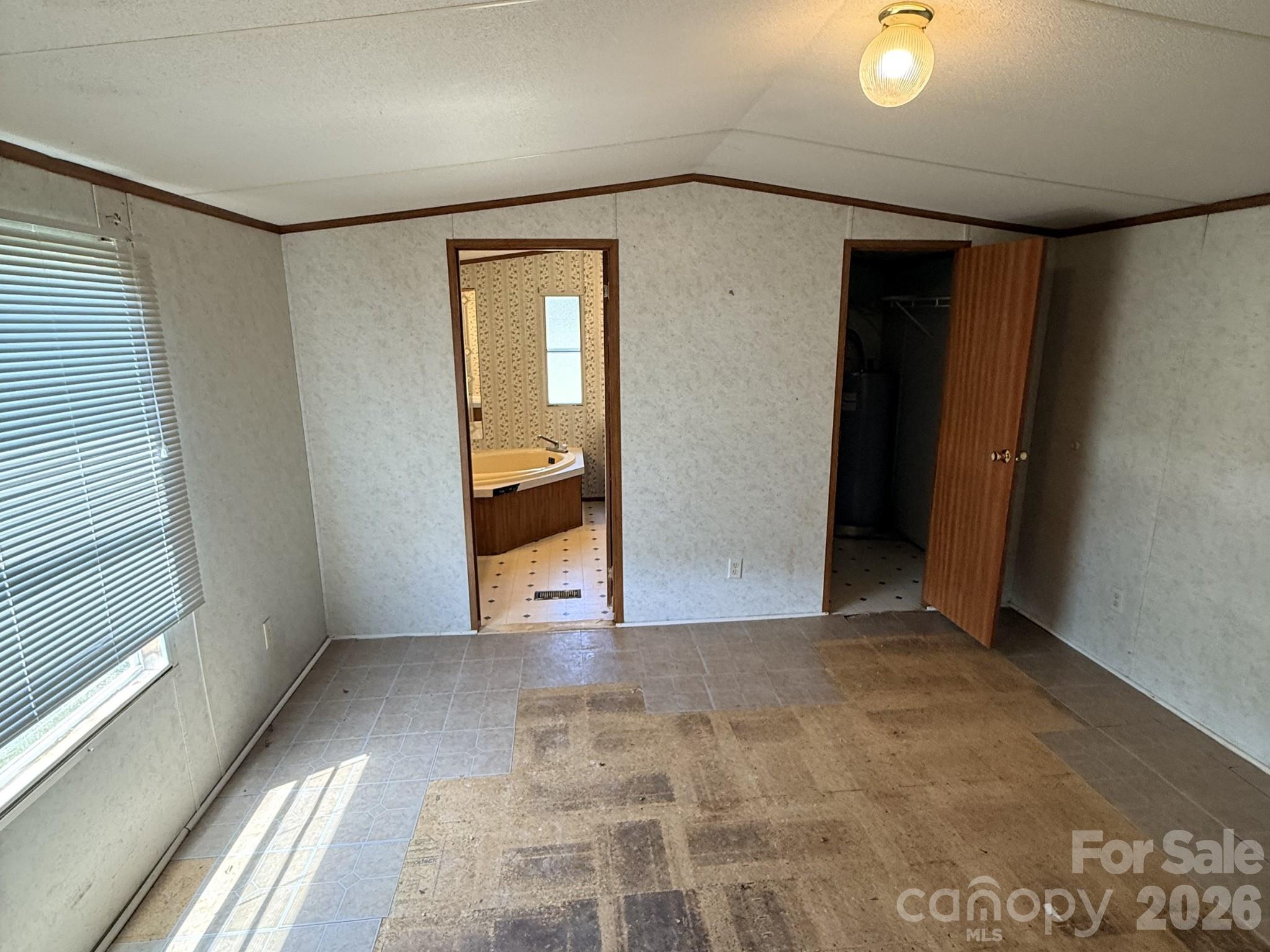 2330 Springdale Drive Property Photo 9