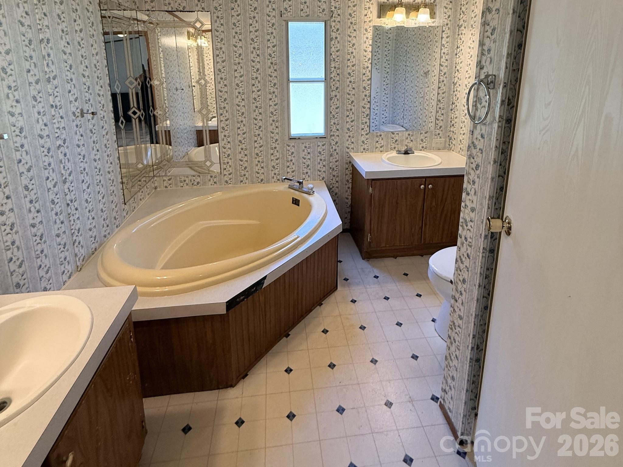 2330 Springdale Drive Property Photo 10