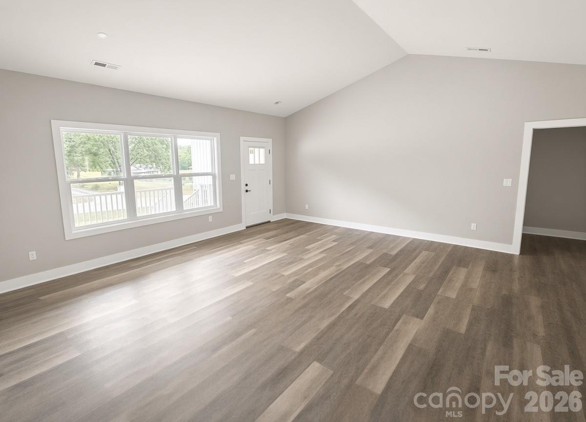 1569 E Ridge Road Property Photo 3