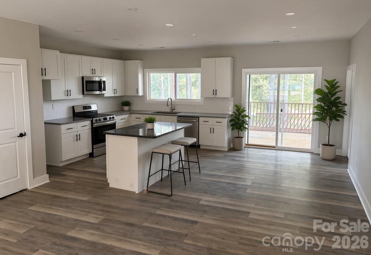 1569 E Ridge Road Property Photo 4
