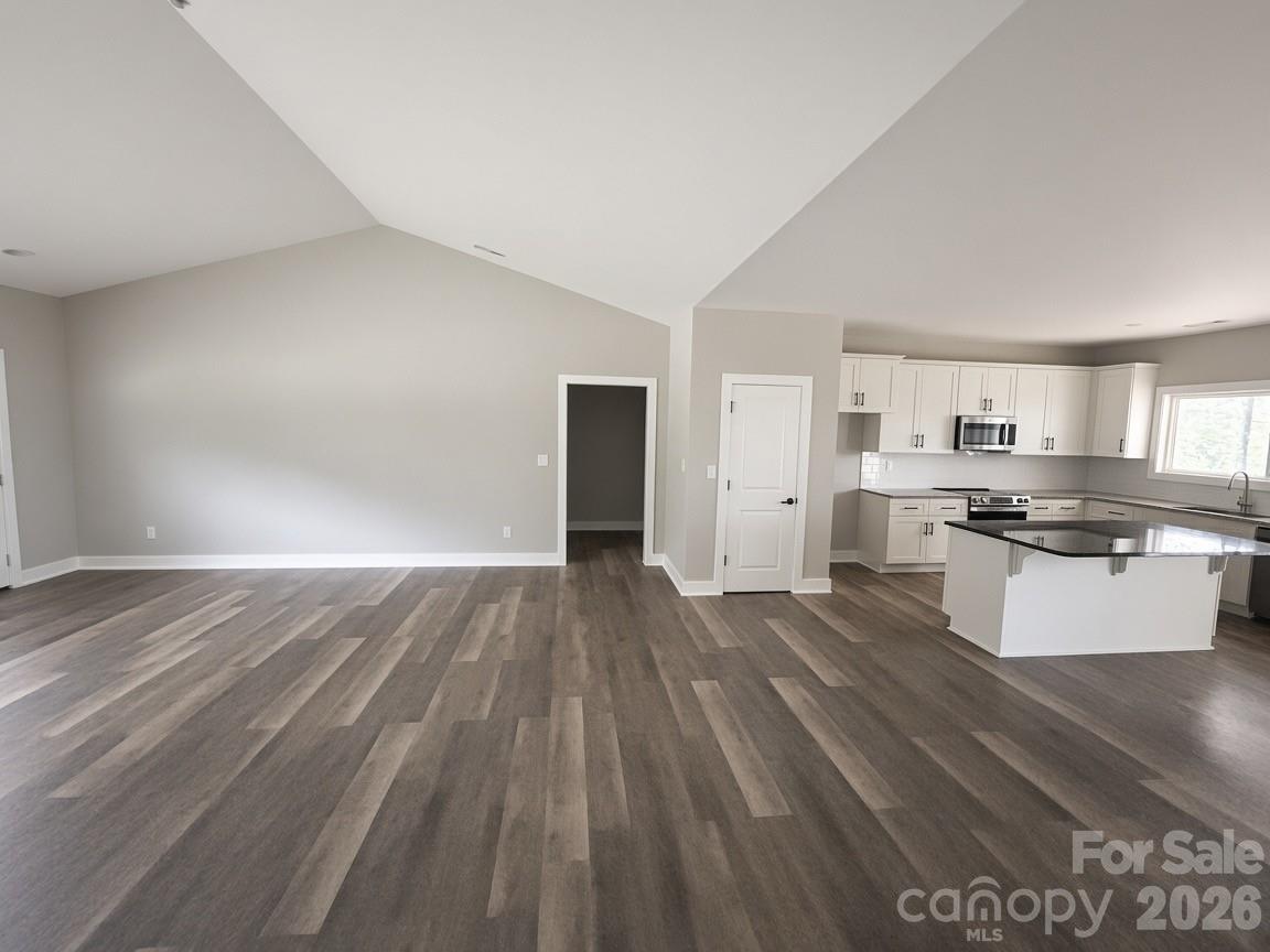 1569 E Ridge Road Property Photo 5