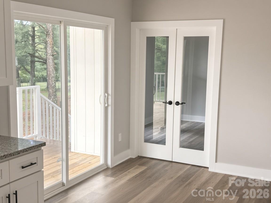 1569 E Ridge Road Property Photo 10