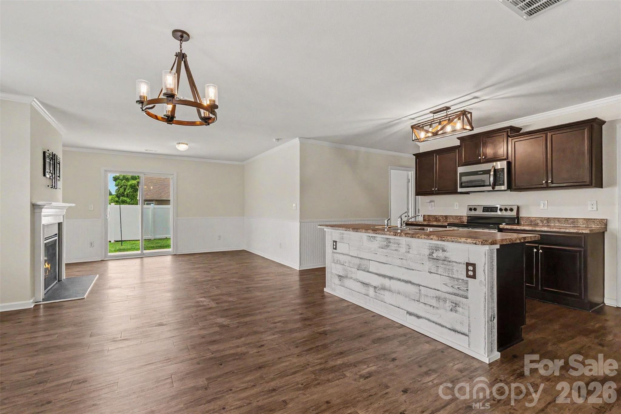 2801 Thomas Twig Drive Property Photo 13