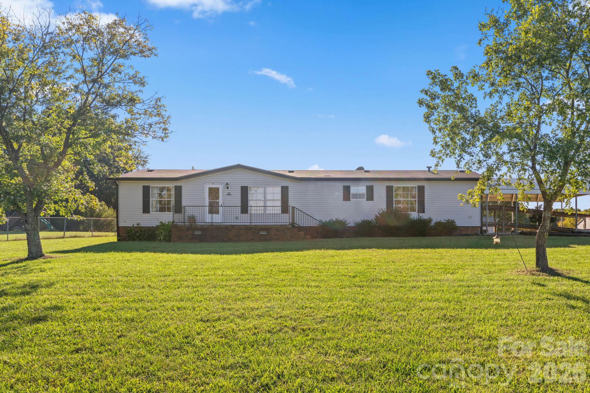 25 Lineside Drive Property Photo 2