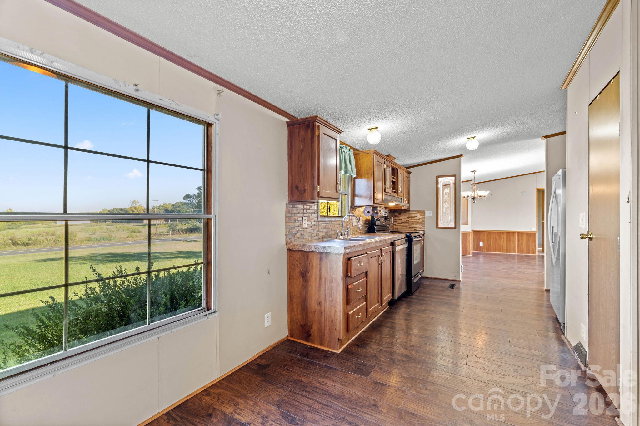 25 Lineside Drive Property Photo 9