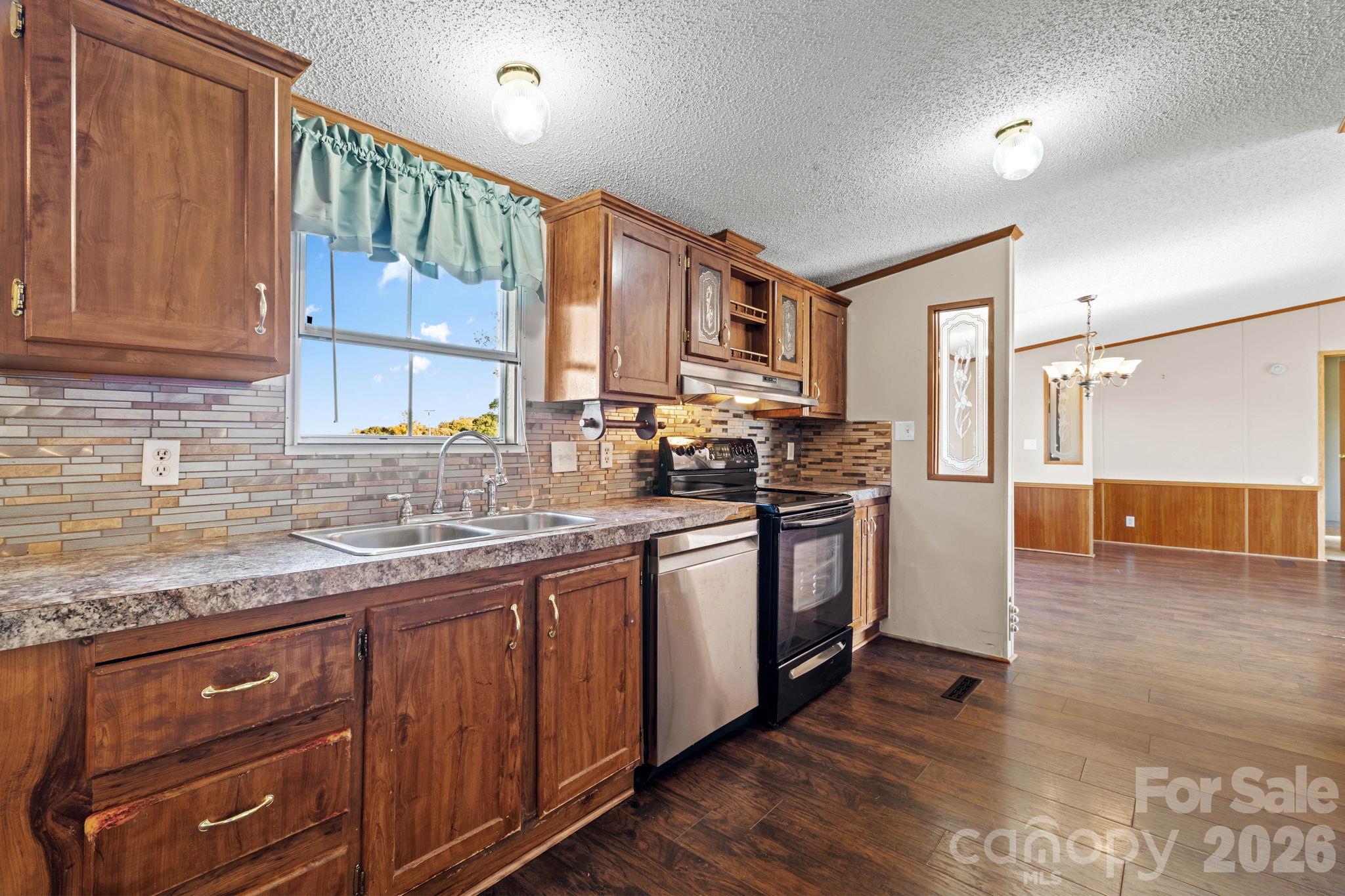 25 Lineside Drive Property Photo 11