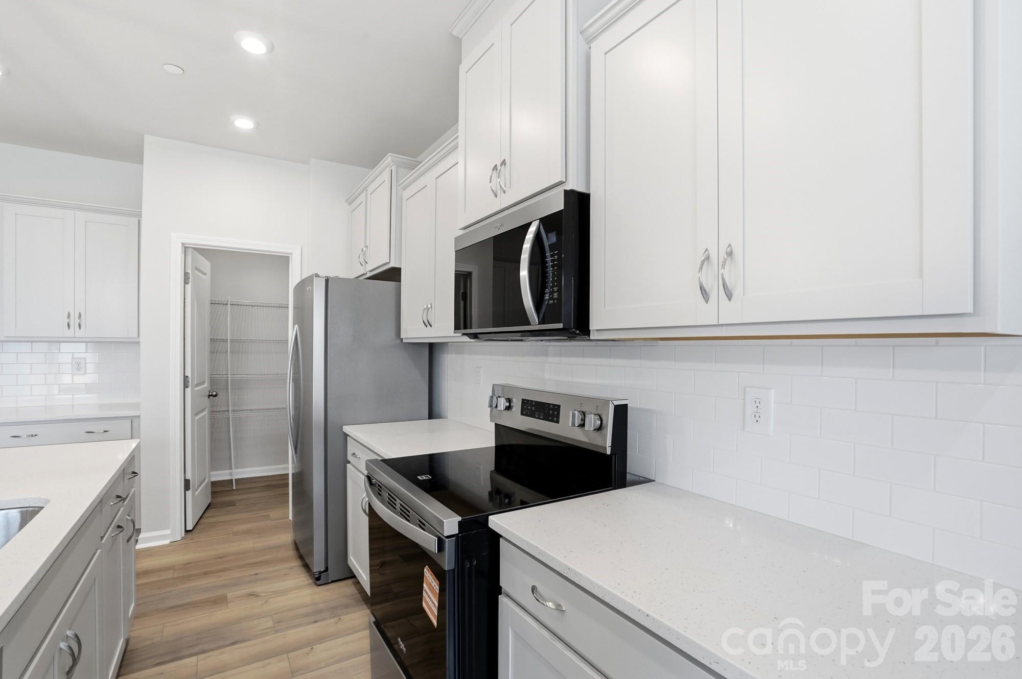 2540 Hedgecliff Road Property Photo 7