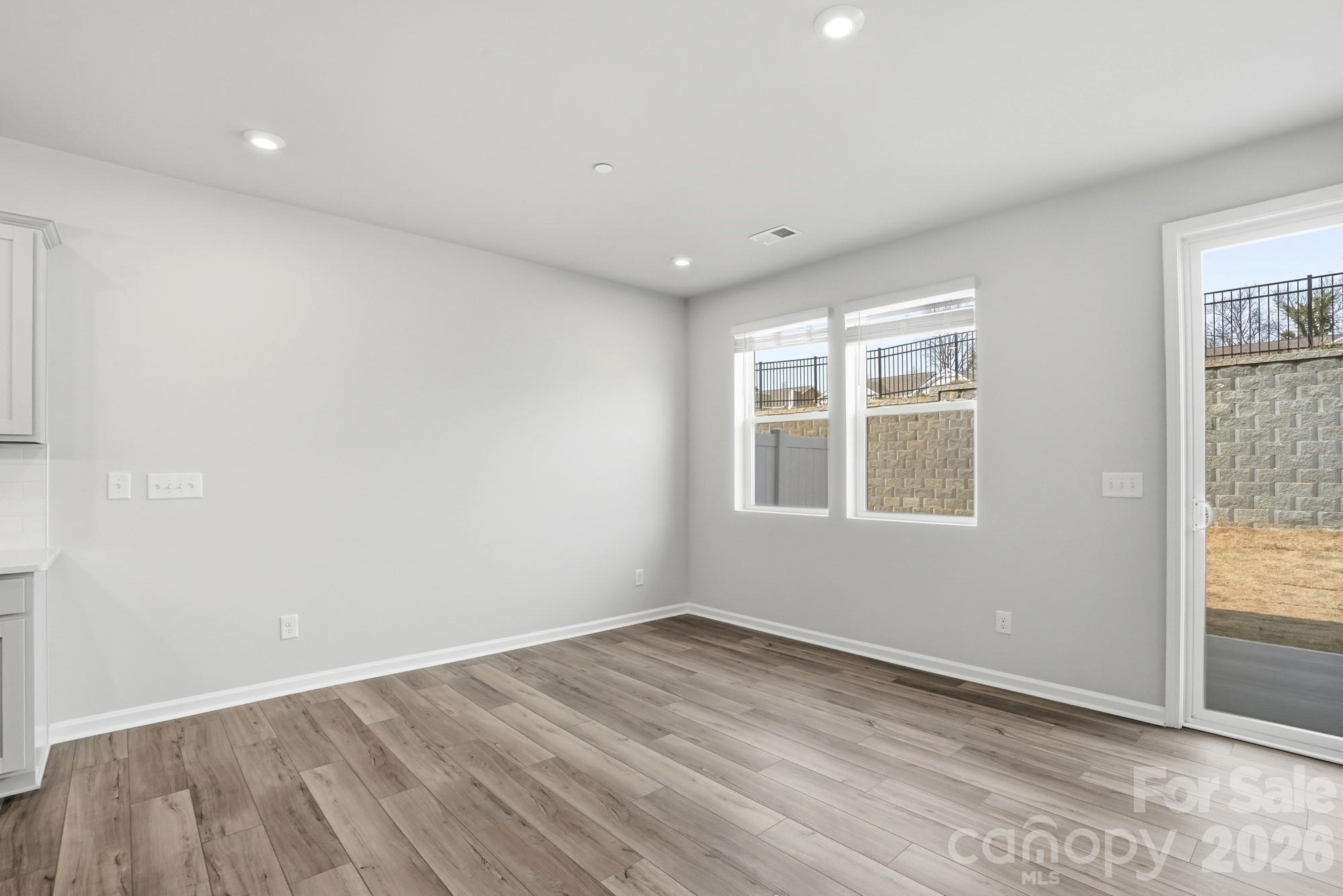 2540 Hedgecliff Road Property Photo 11