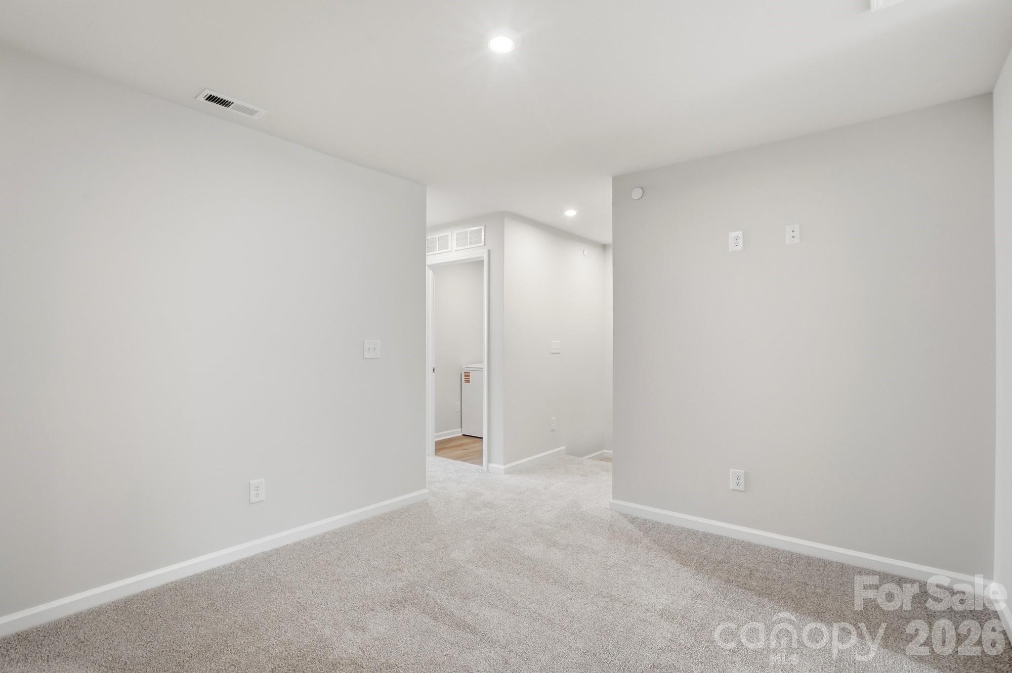 2540 Hedgecliff Road Property Photo 13