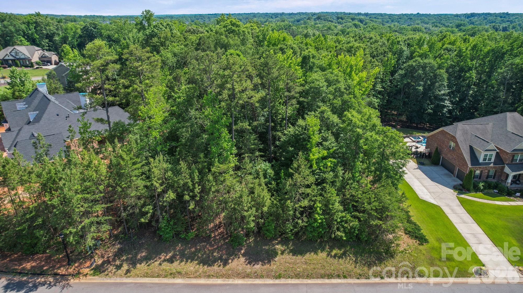 1235 Lancashire Drive Property Photo 10