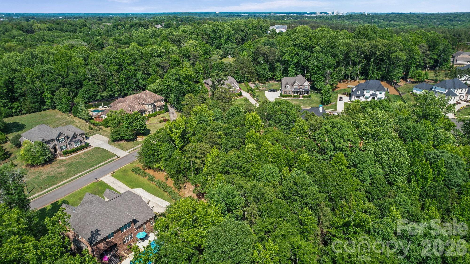 1235 Lancashire Drive Property Photo 15