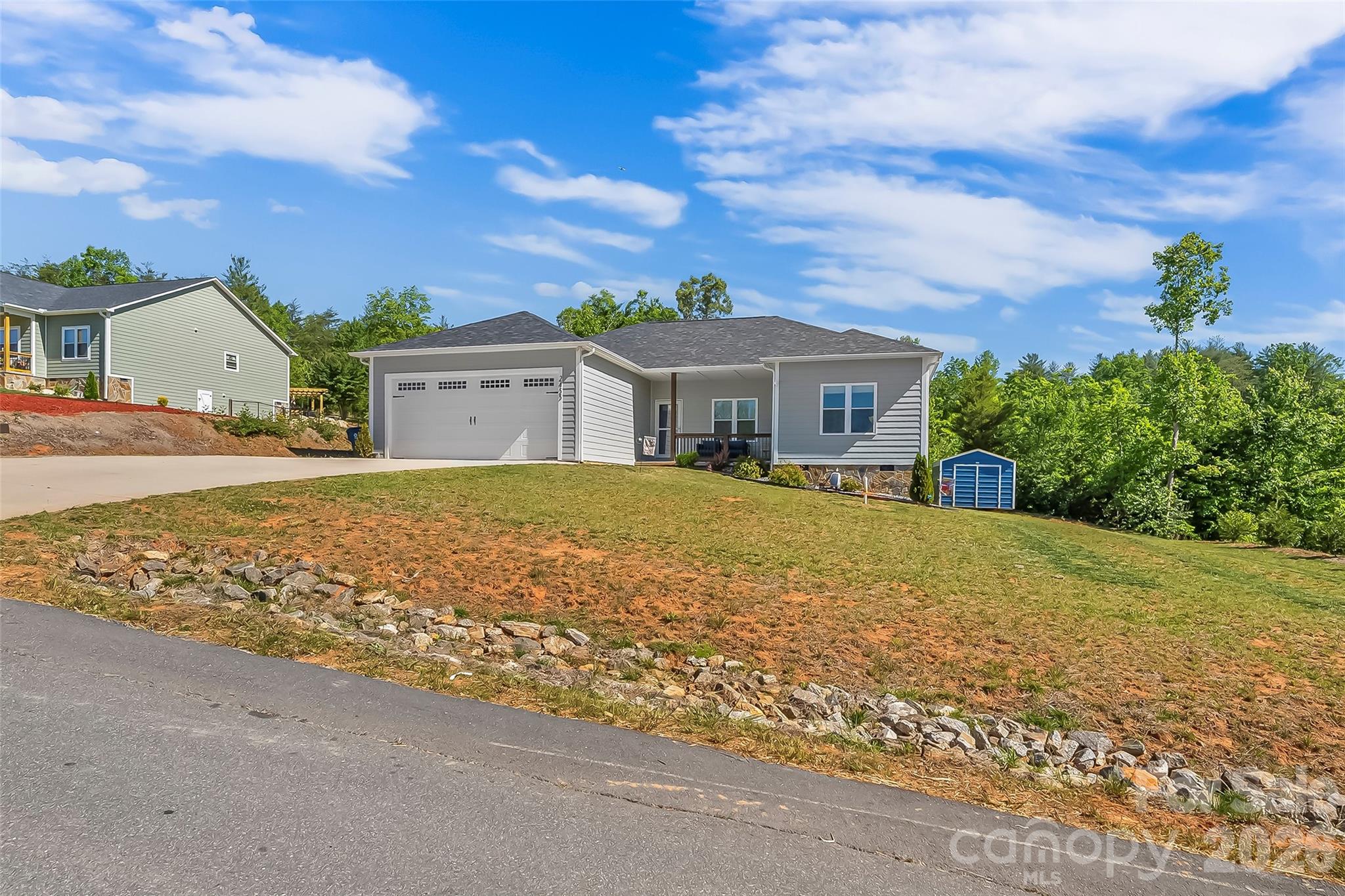 2455 Saratoga Run Property Photo 1