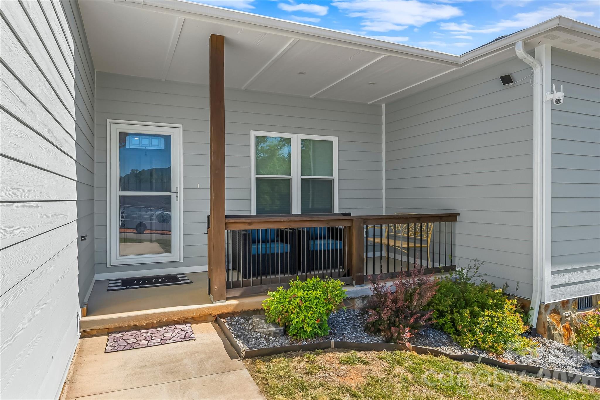 2455 Saratoga Run Property Photo 4
