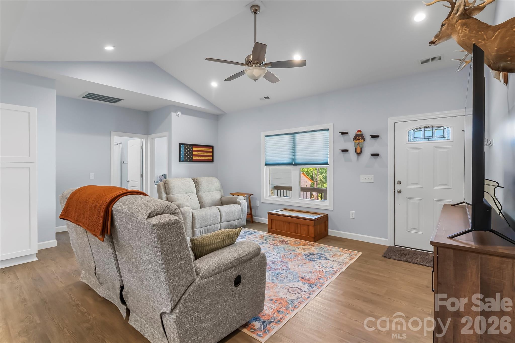2455 Saratoga Run Property Photo 7