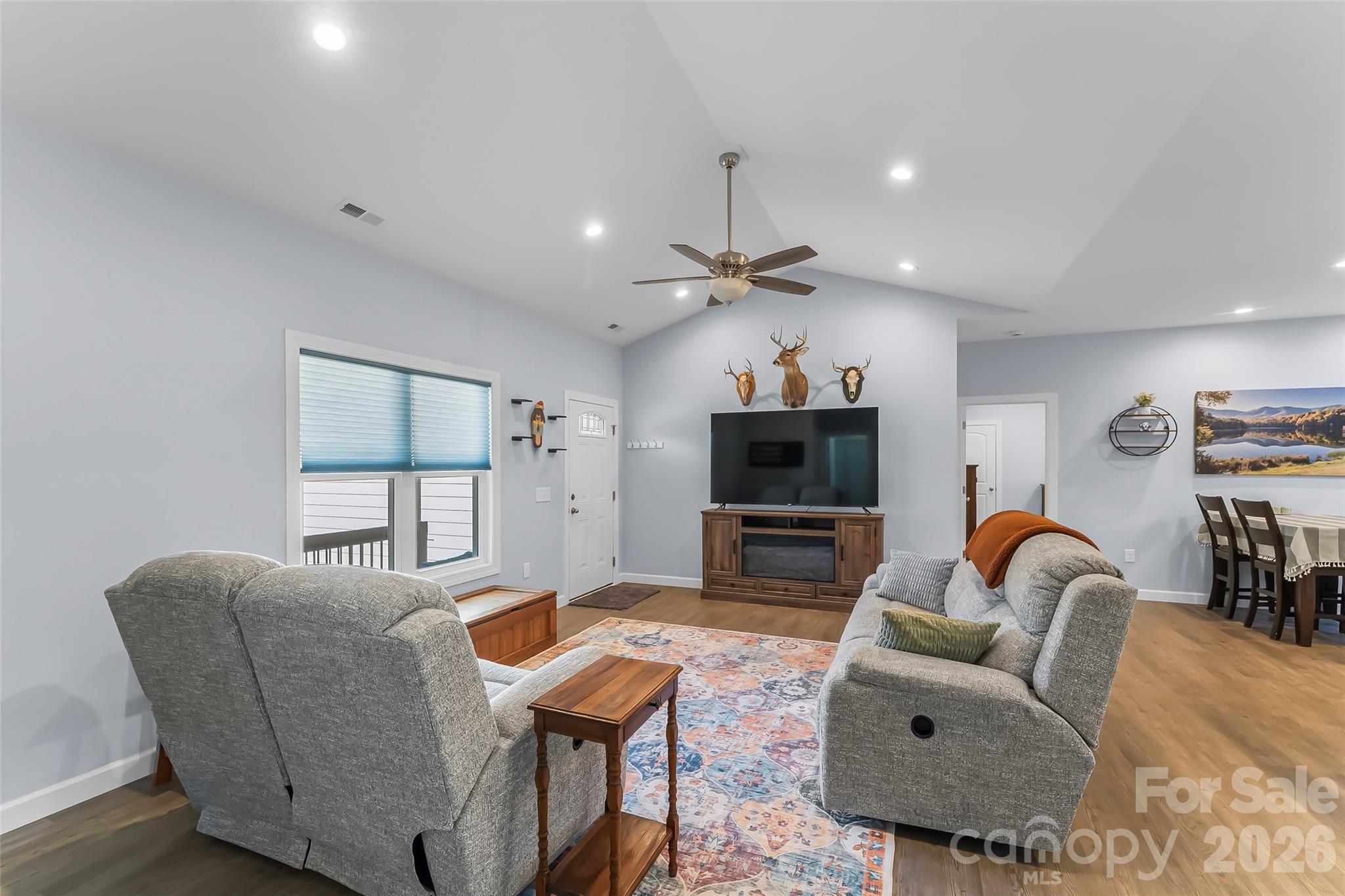 2455 Saratoga Run Property Photo 8