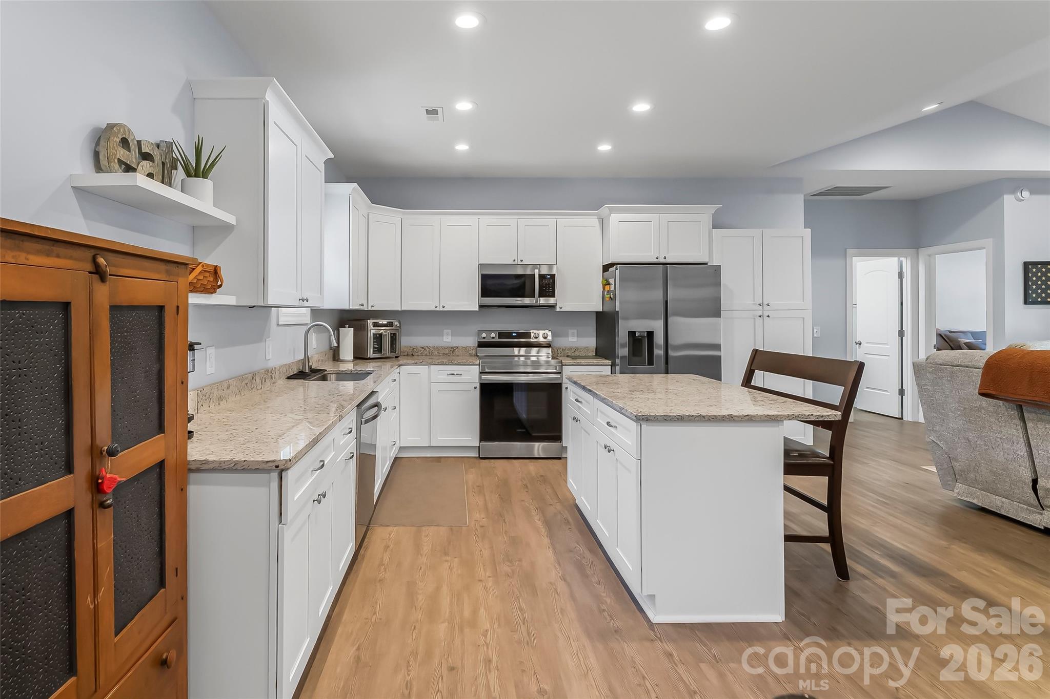 2455 Saratoga Run Property Photo 11