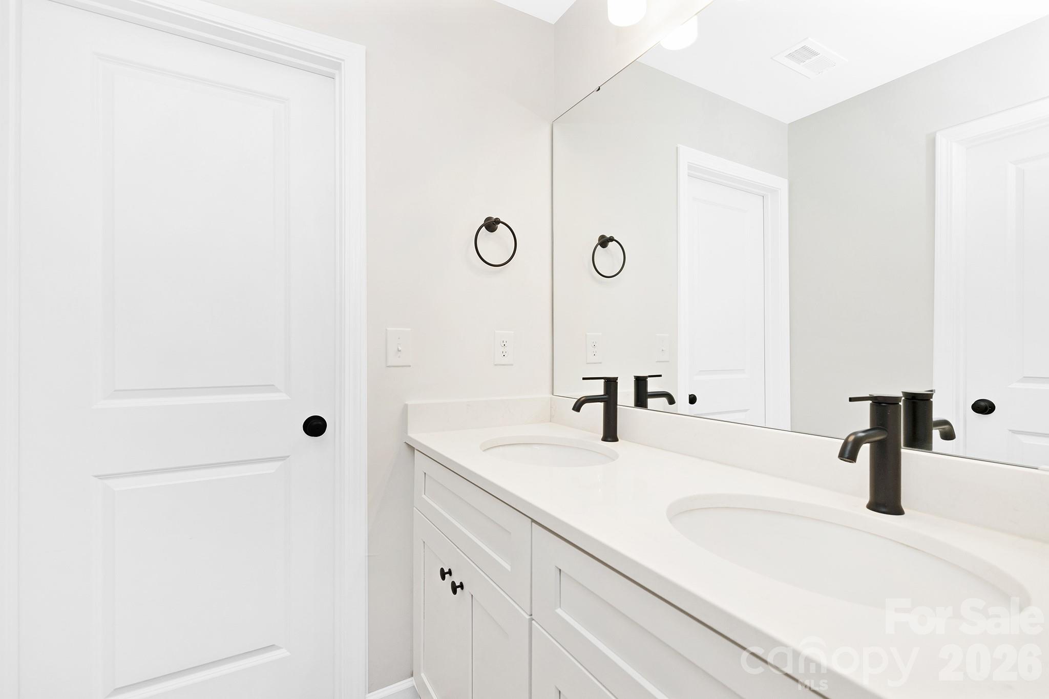 2920 Capitol Drive Property Photo 19