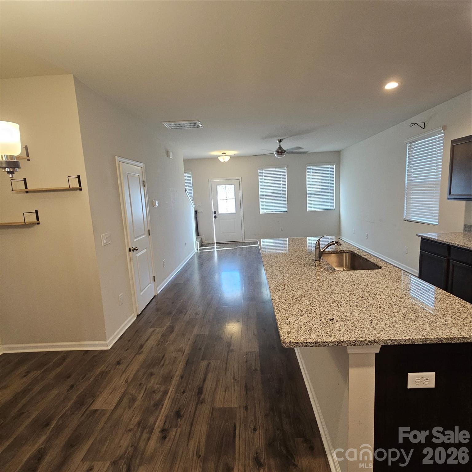 1016 Berry Patch Circle Property Photo 3