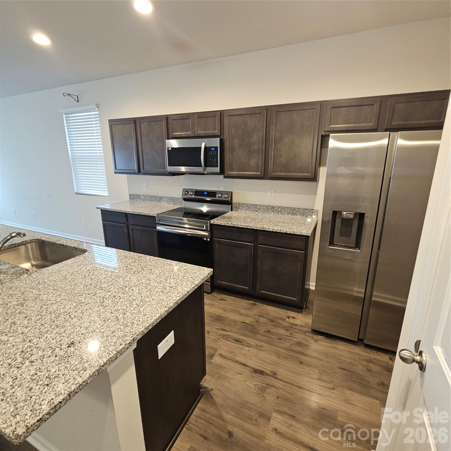 1016 Berry Patch Circle Property Photo 5