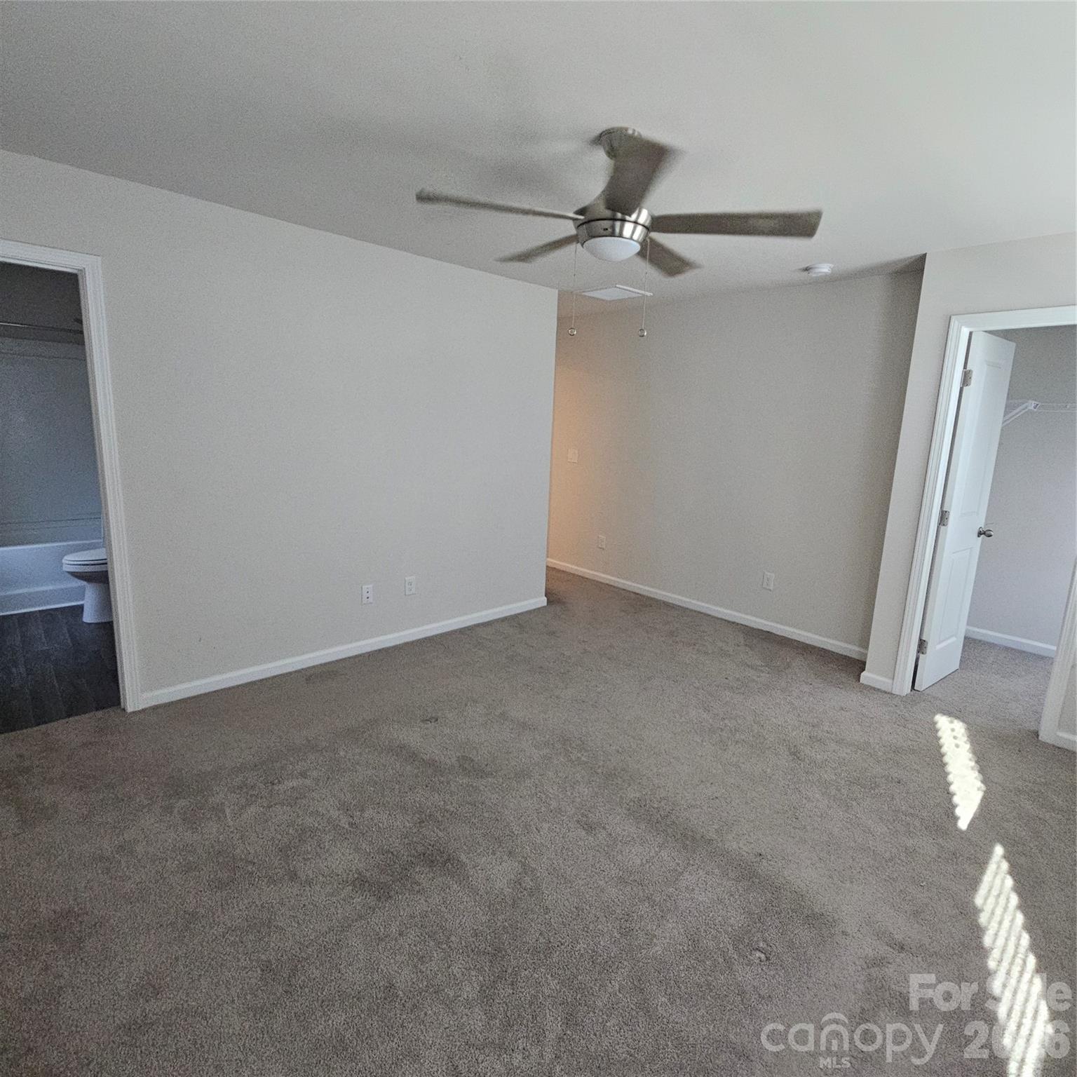 1016 Berry Patch Circle Property Photo 14