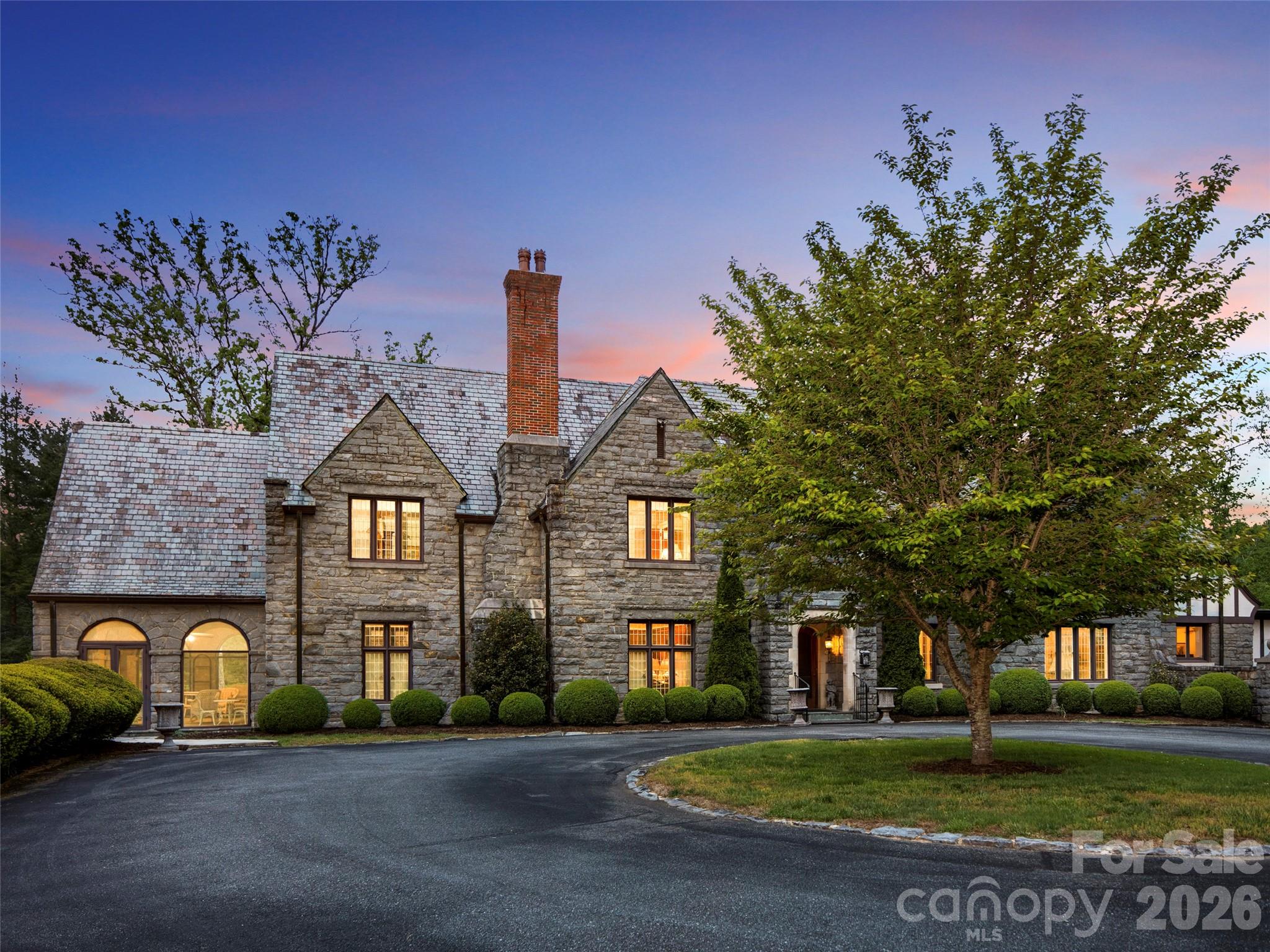 436 Vanderbilt Road Property Photo 2