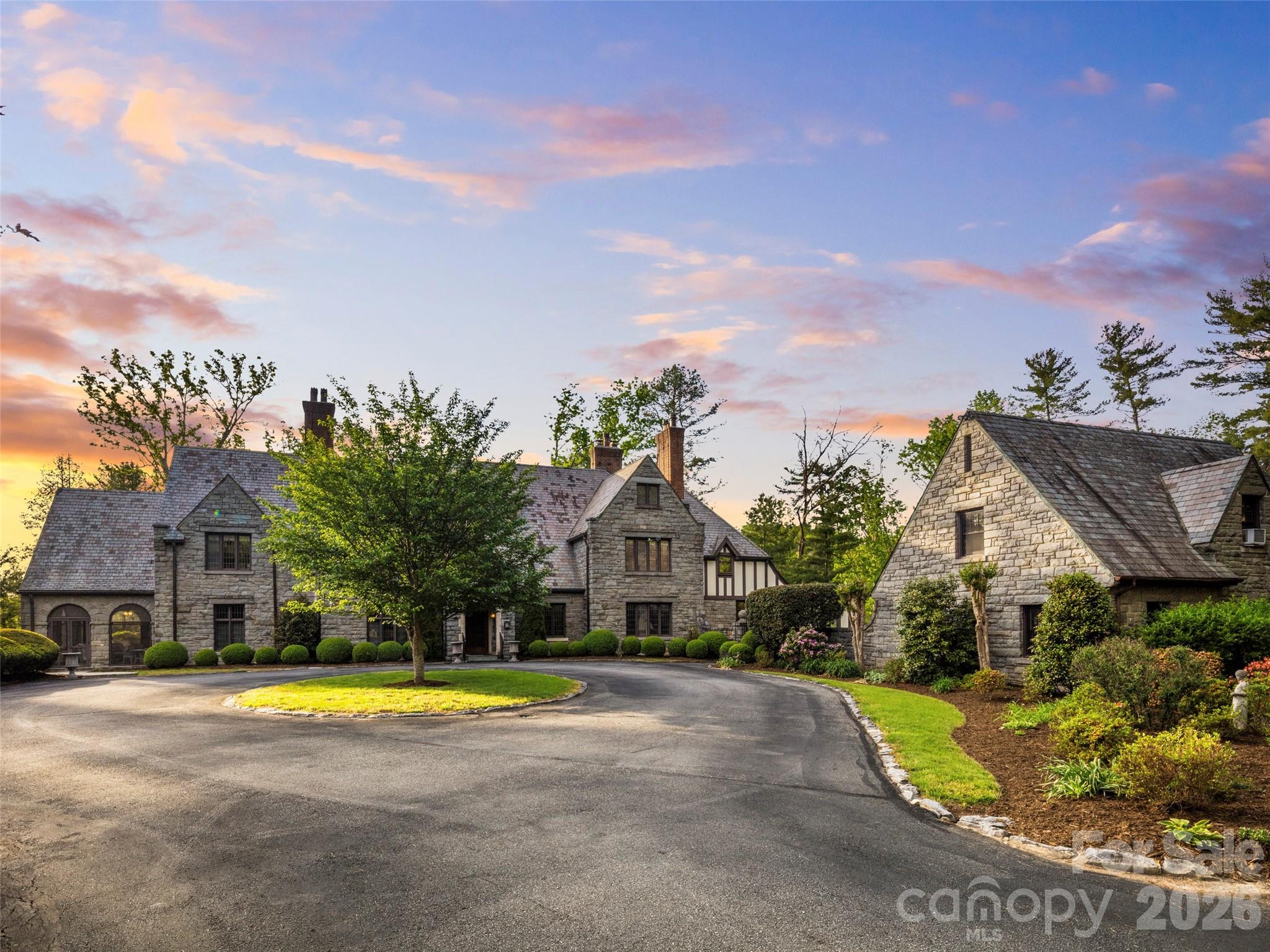 436 Vanderbilt Road Property Photo 4