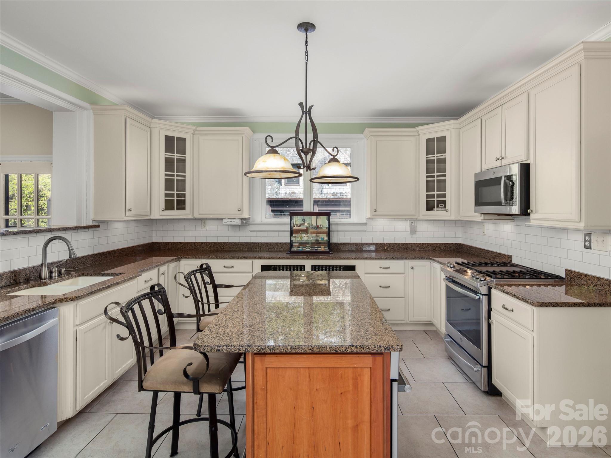 436 Vanderbilt Road Property Photo 31