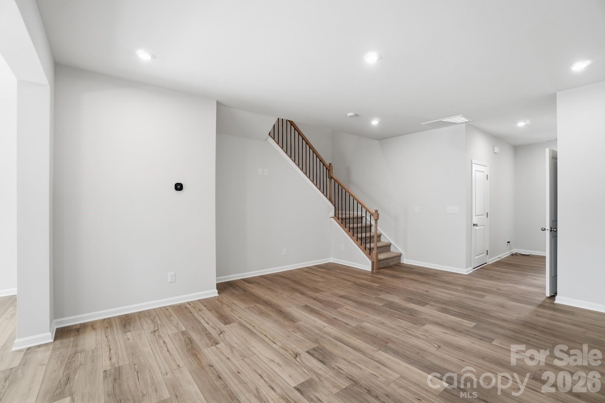332 Laura Elizabeth Lane Property Photo 5
