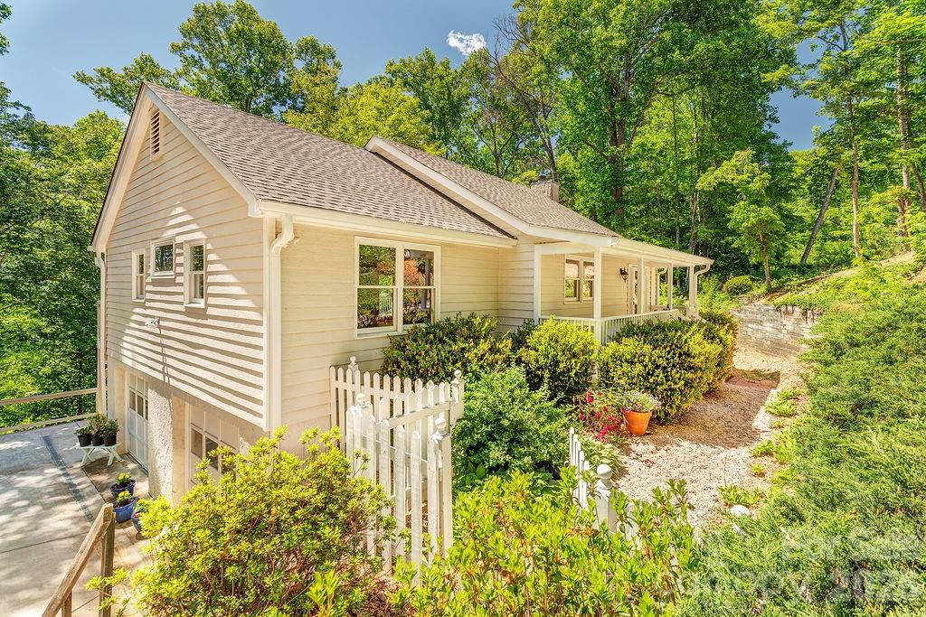 146 Churchill Downs Drive Property Photo 1
