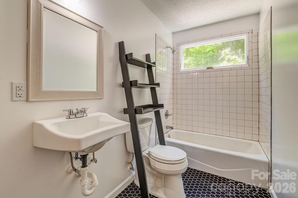 146 Churchill Downs Drive Property Photo 17