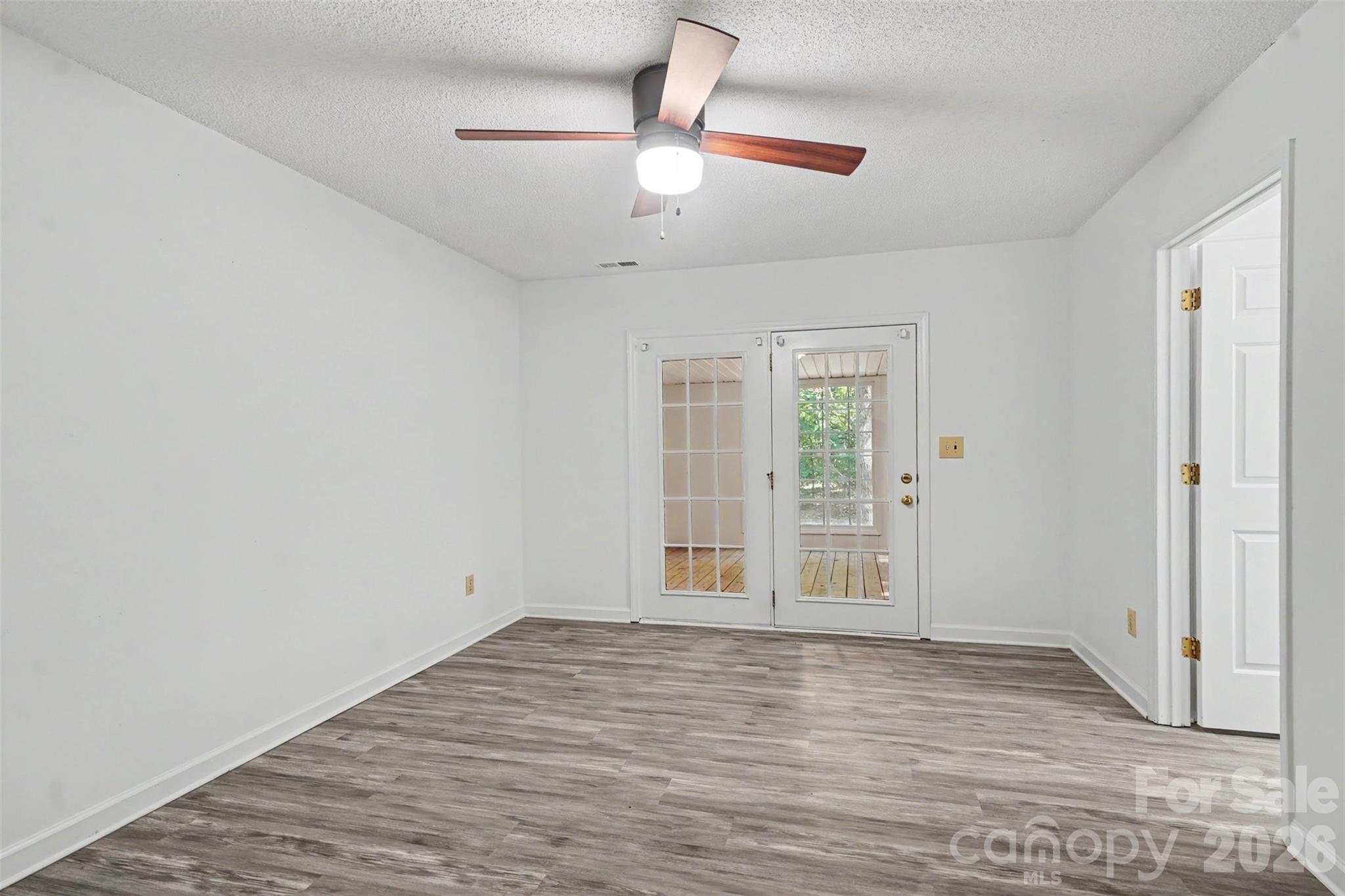 2711 Bob White Circle Property Photo 20