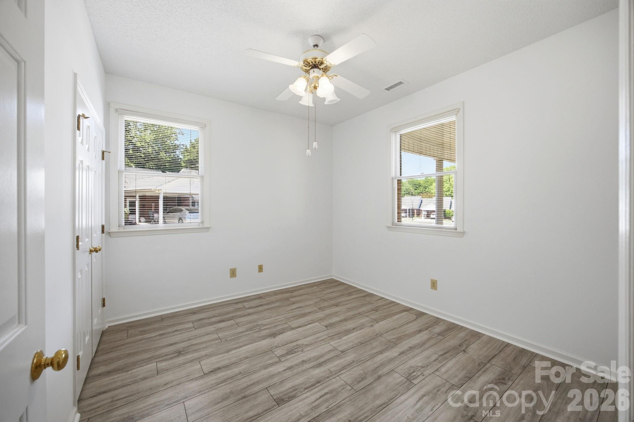 19980 Oak Leaf Circle Property Photo 5