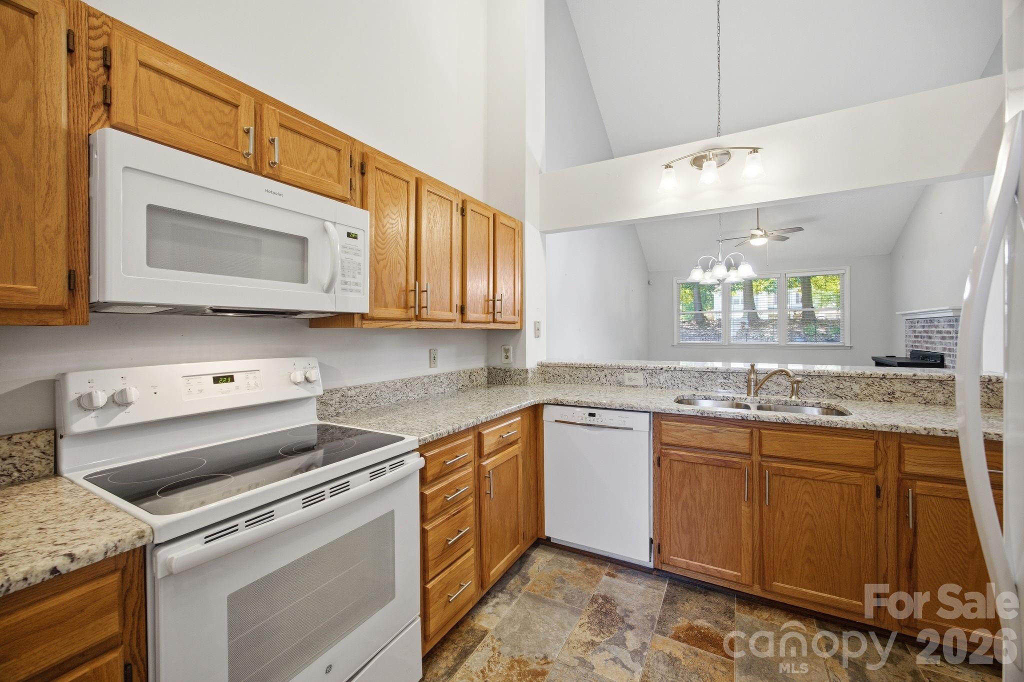 19980 Oak Leaf Circle Property Photo 7