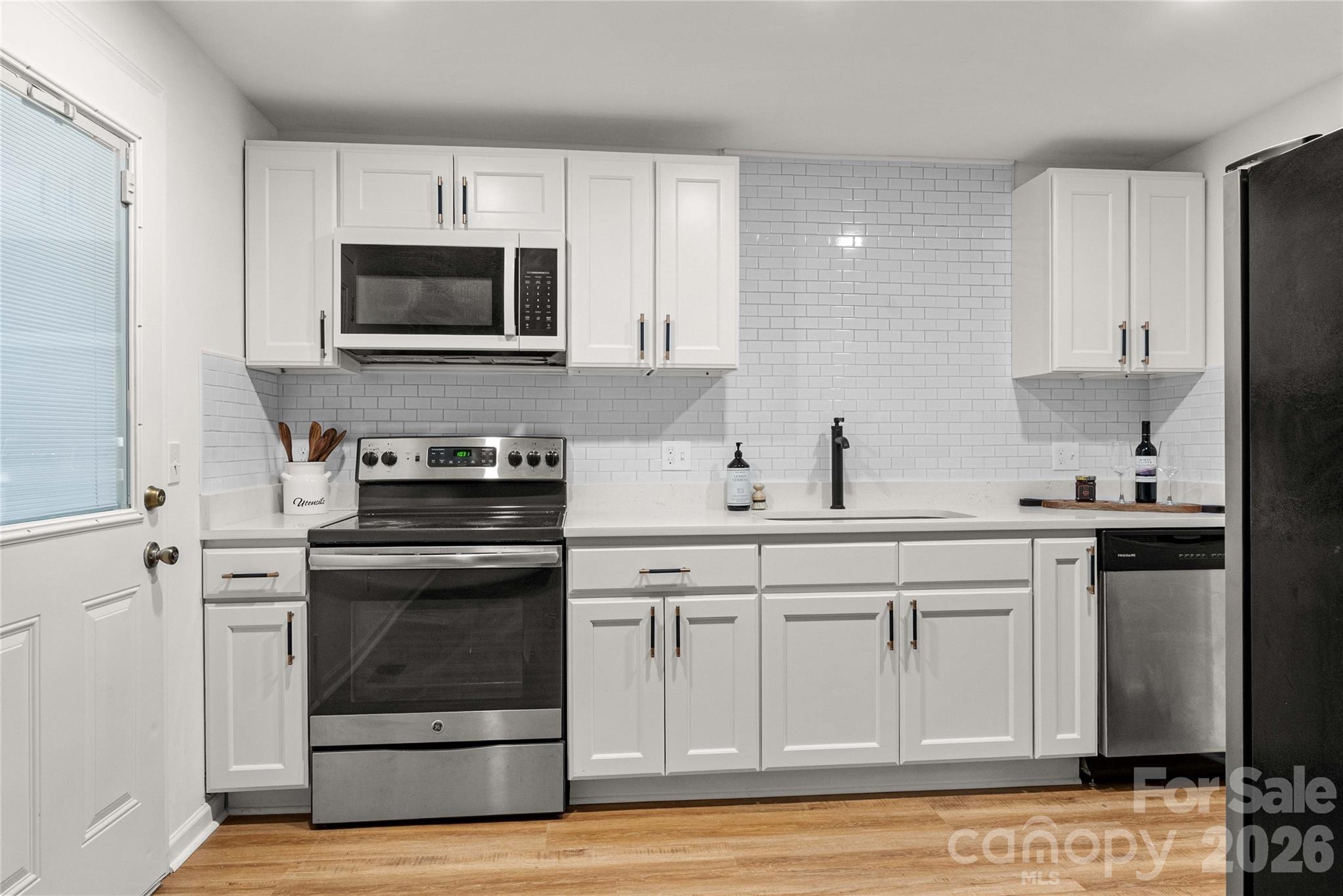 8424 Othello Place Property Photo 7