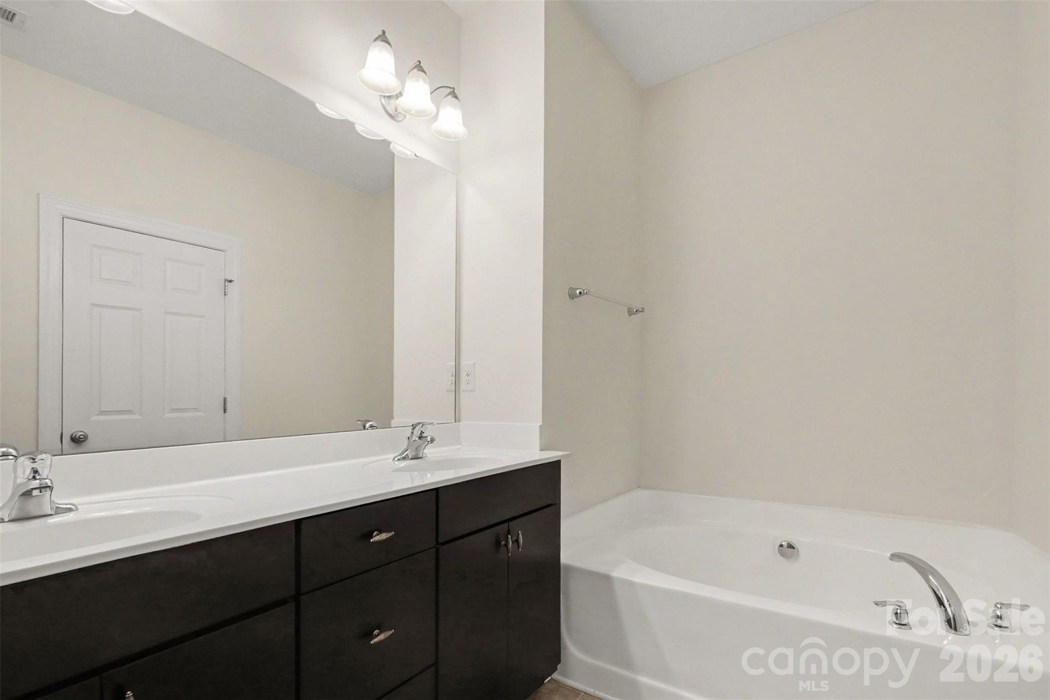 15323 Barossa Valley Street Property Photo 23
