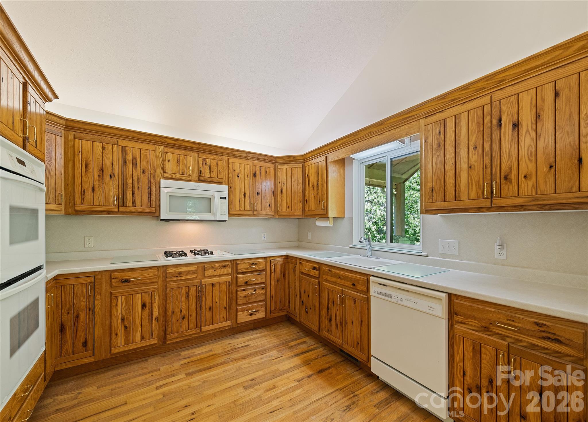 21 Winterview Trail Property Photo 10