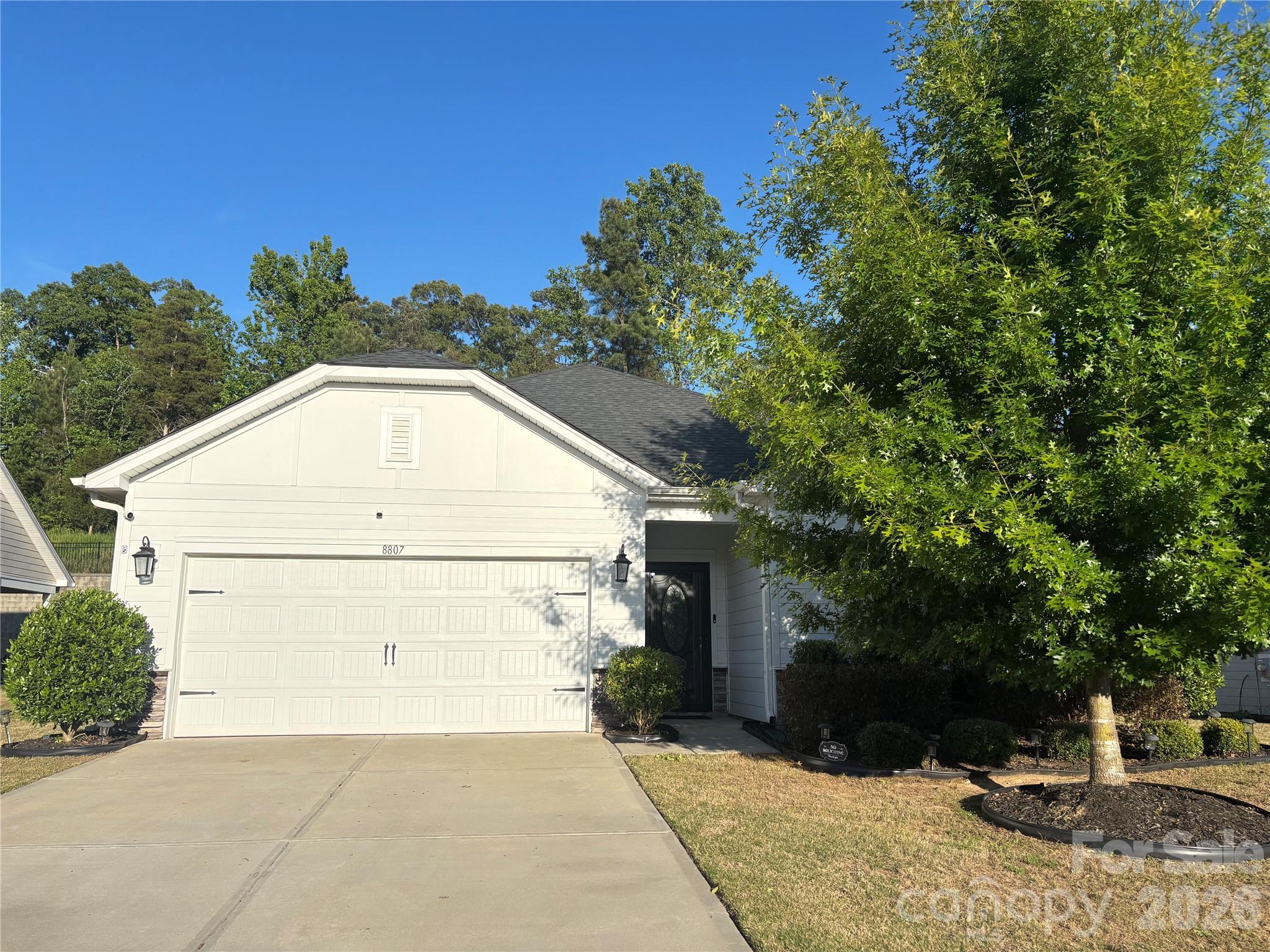 8807 Pennegrove Circle Property Photo 1