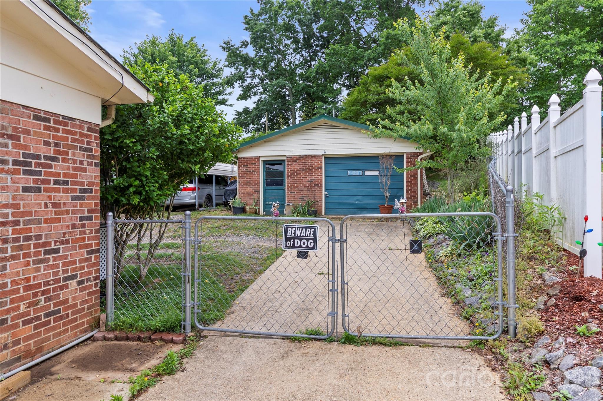 325 Swanson Drive Property Photo 5